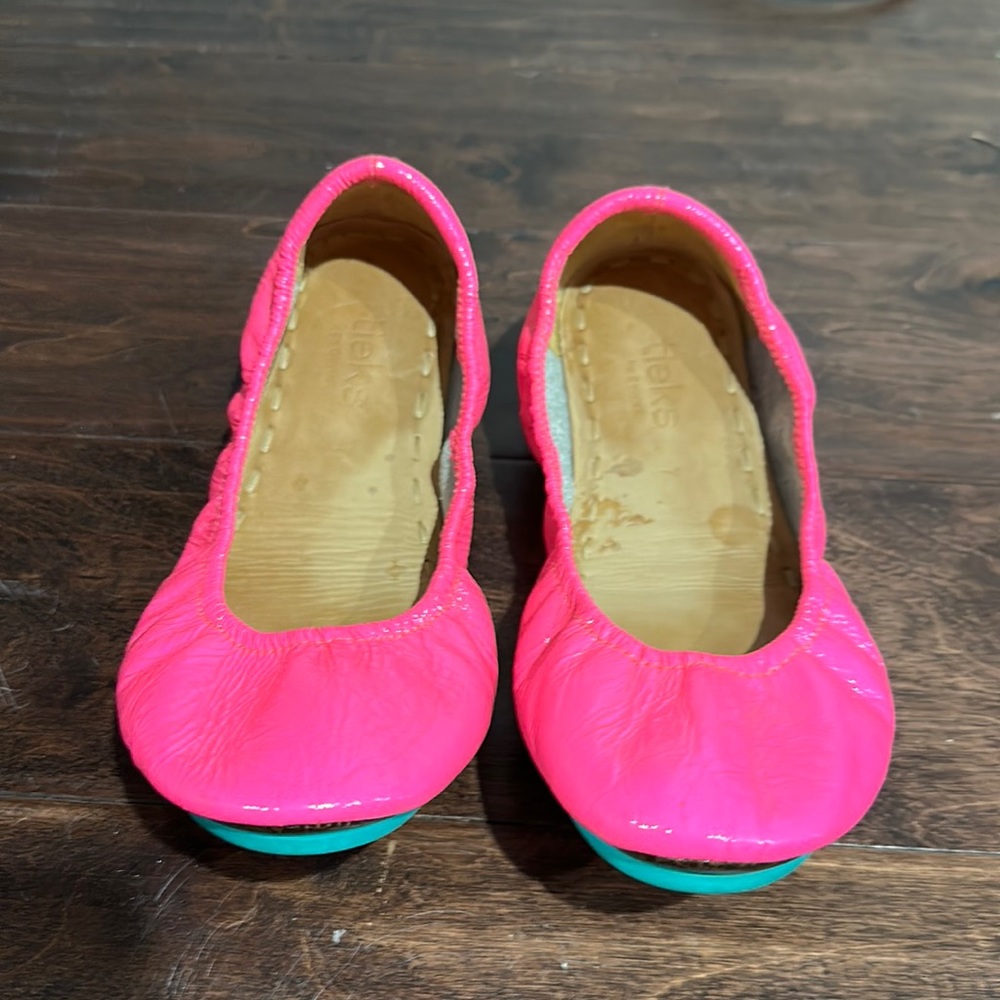 Tieks size 7 Pop Pink